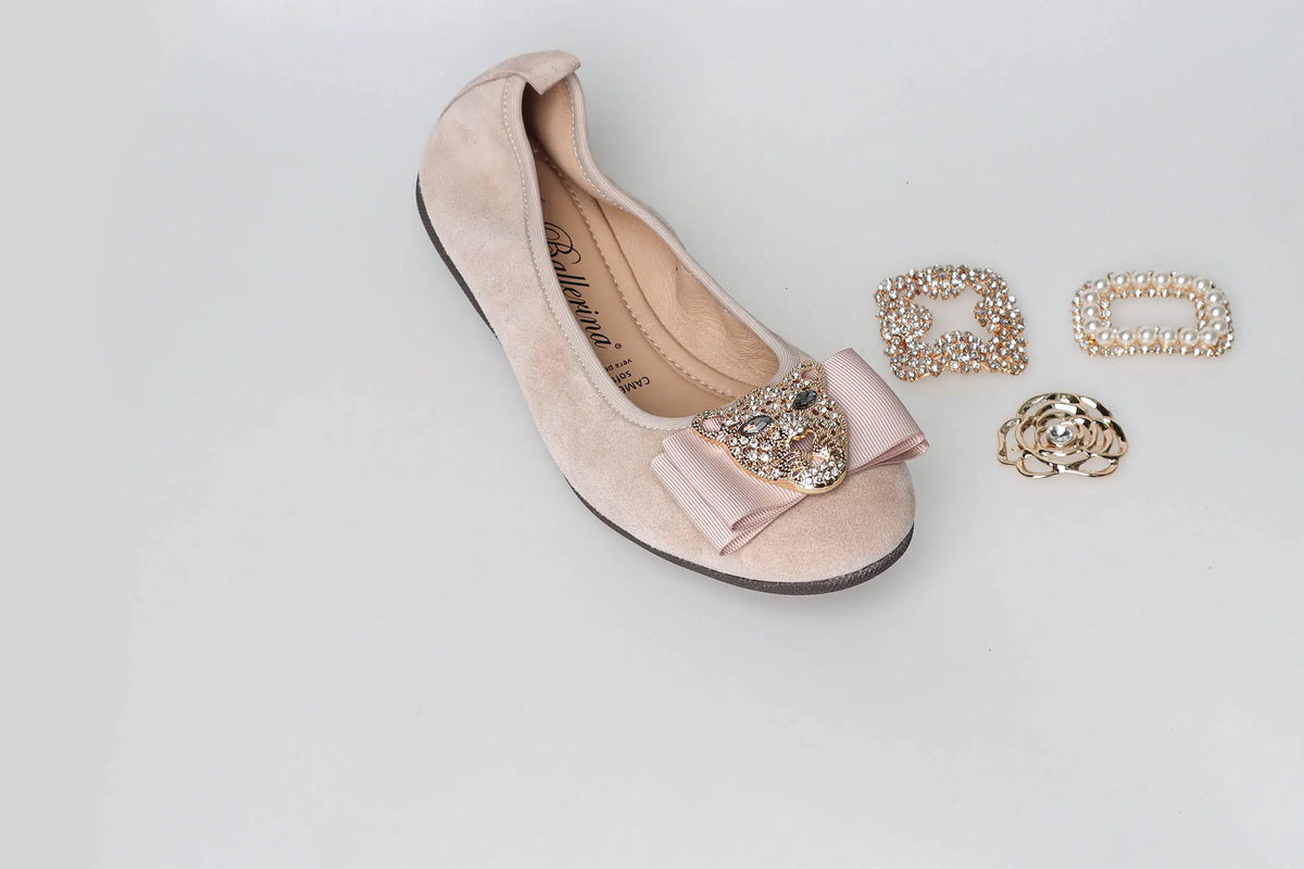 Beige La Ballerina CAMBIO Ballerina mit wechselbarer Schmuckschließe und drei weiteren Schnallen