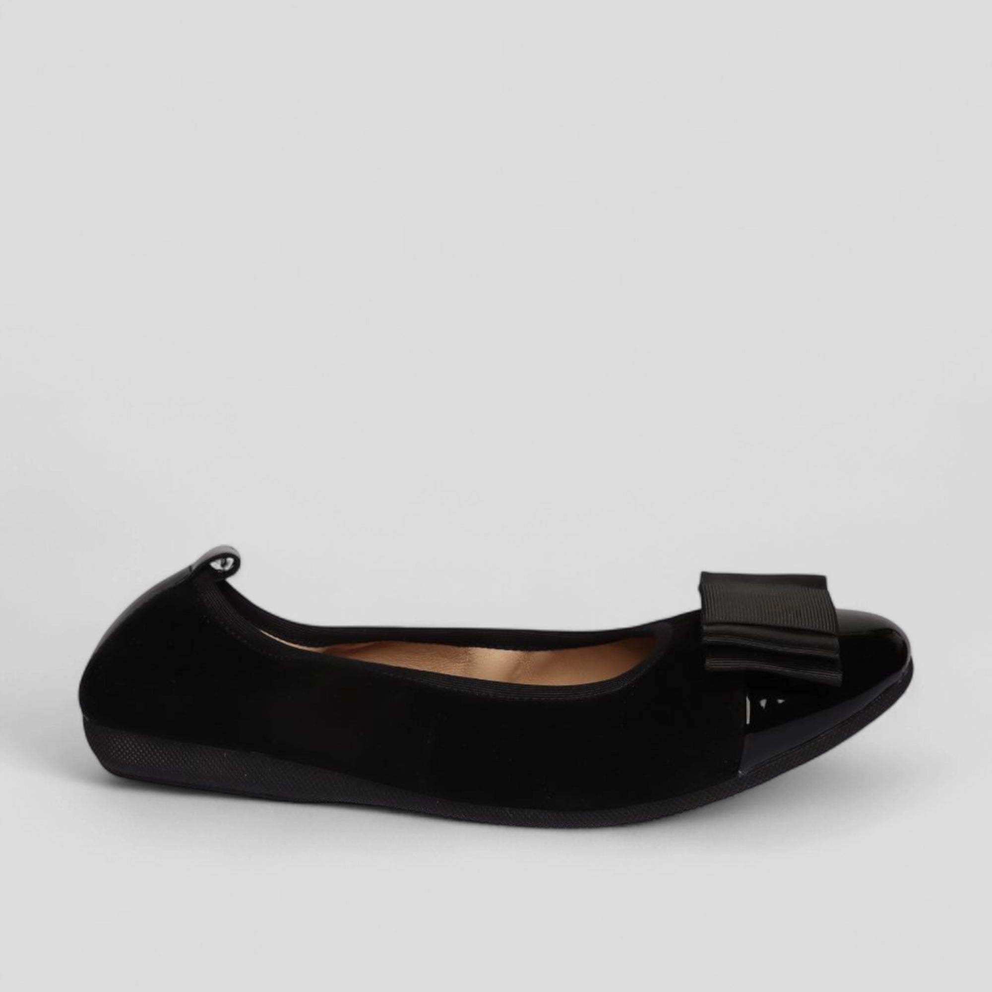 S77 💕LA BALLERINA CAMBIO SCHWARZ – VELOURSLEDER MIT LACKLEDER & WECHSEL­SCHNALLE SONJA RICCI - La Ballerina