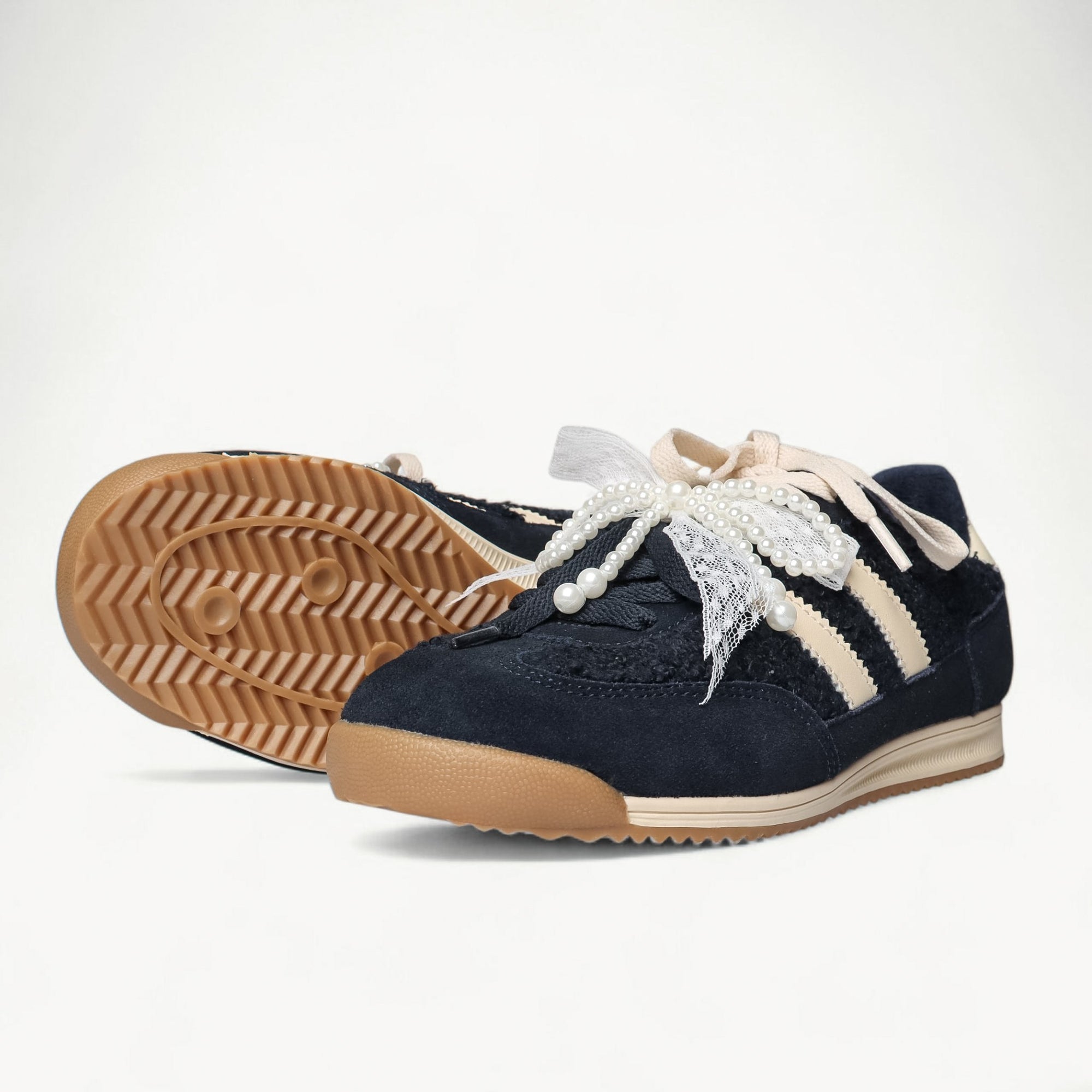 LA BALLERINA women's navy and cream sneakers – outsole profile