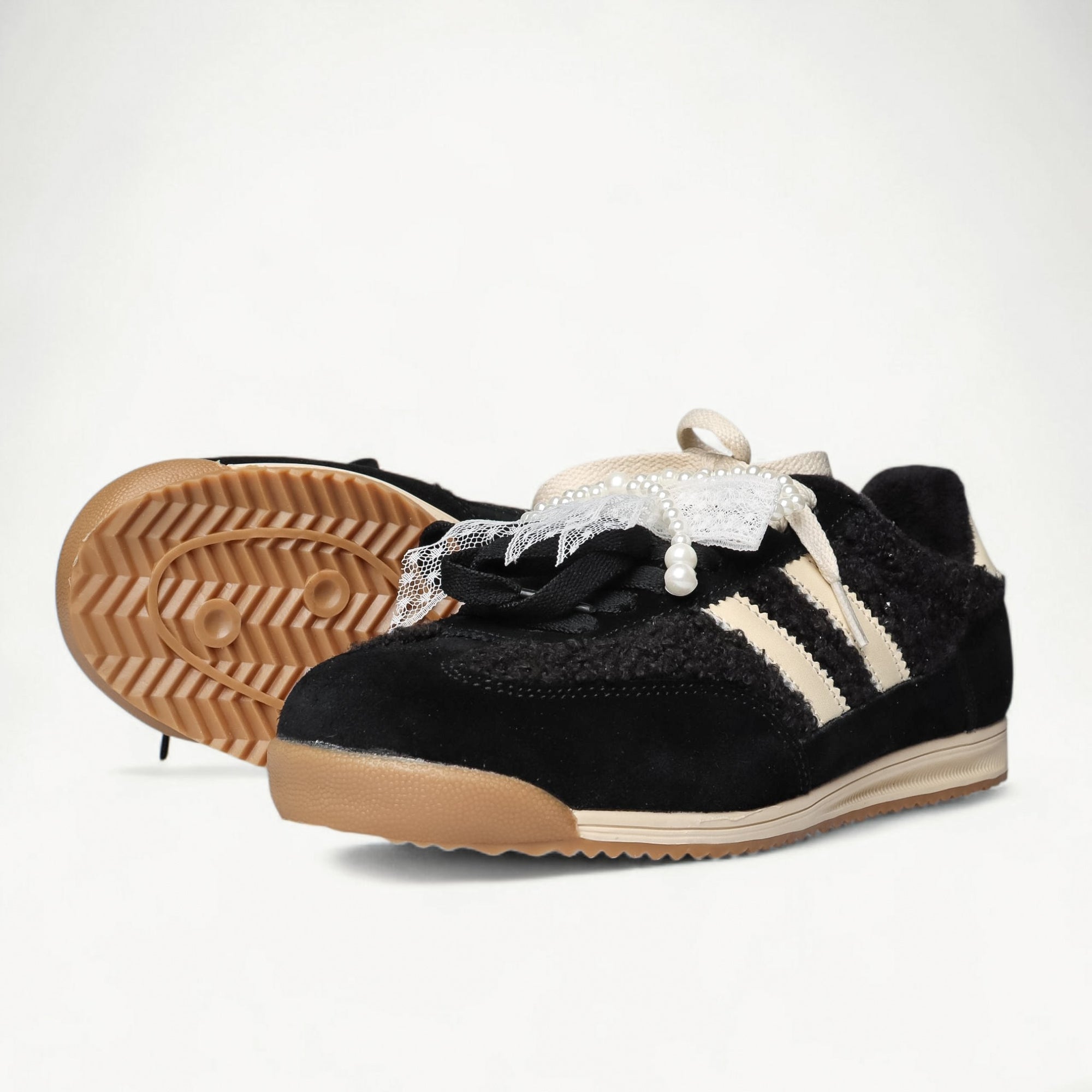 Baskets femme LA BALLERINA noir et crème – profil de la semelle extérieure