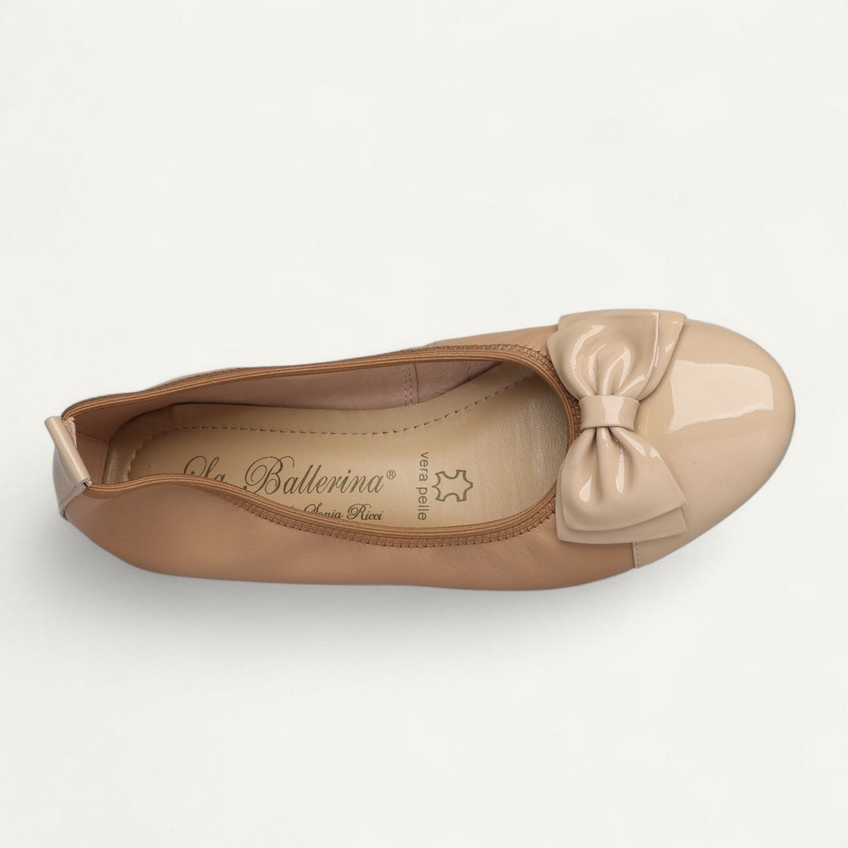 Ballerinas Beige, Nappaleder / Lackleder, EU 36,5 – Draufsicht auf Zierdetail und Lederinnensohle