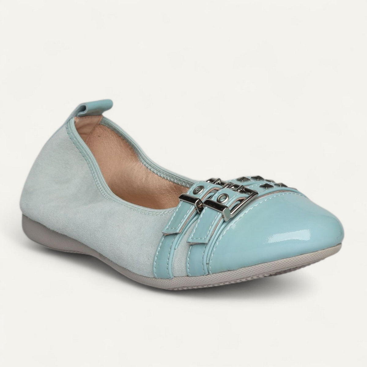 Ballerinas Hellblau, Veloursleder / Lackleder, EU 35 – Schrägansicht von vorne