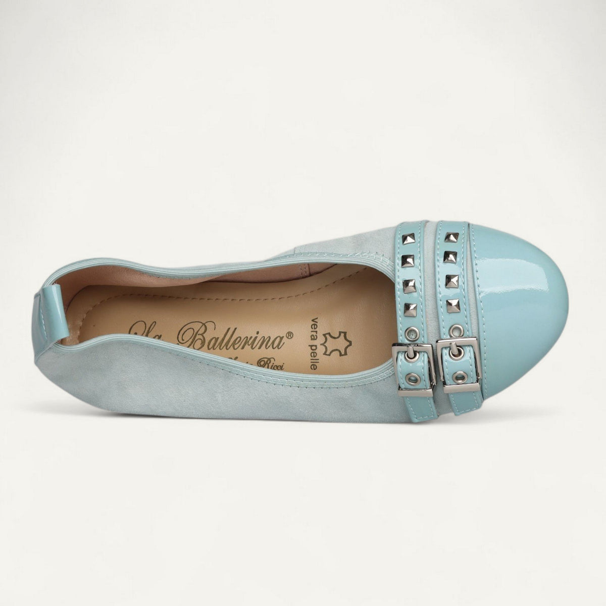 Ballerinas Hellblau, Veloursleder / Lackleder, EU 35 – Draufsicht auf Zierdetail und Lederinnensohle