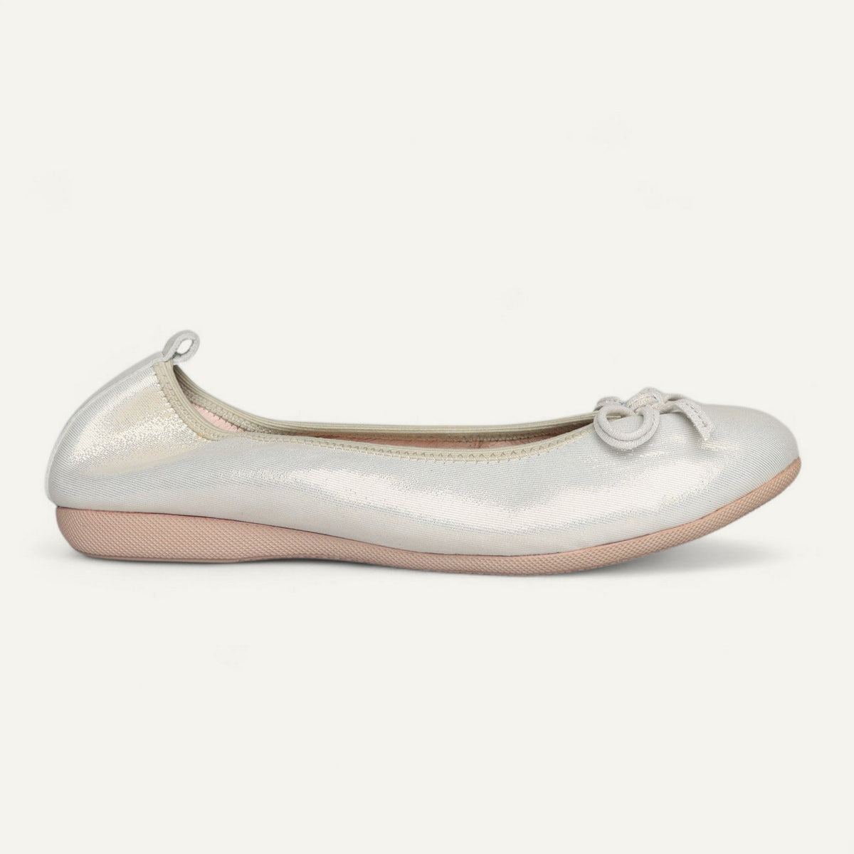 Ballerinas Weiß, Nappaleder / Lackleder, EU 37 – Seitenansicht mit Schuhspitze rechts