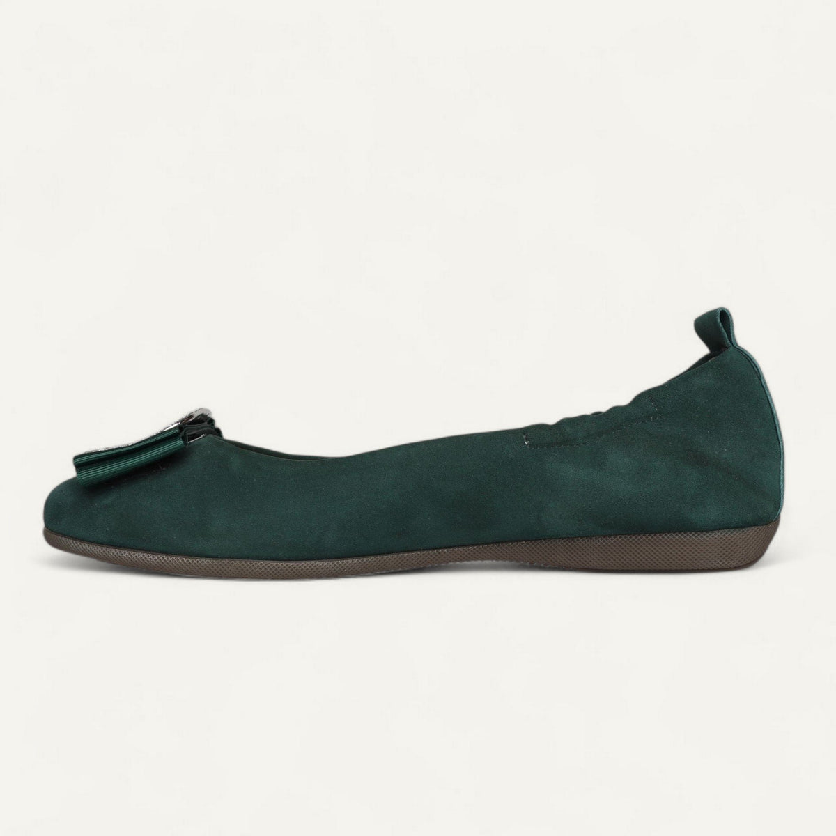 CAMBIO Ballerinas Dunkelgrün, Veloursleder, EU 38 und 40 – Seitenansicht mit Schuhspitze links