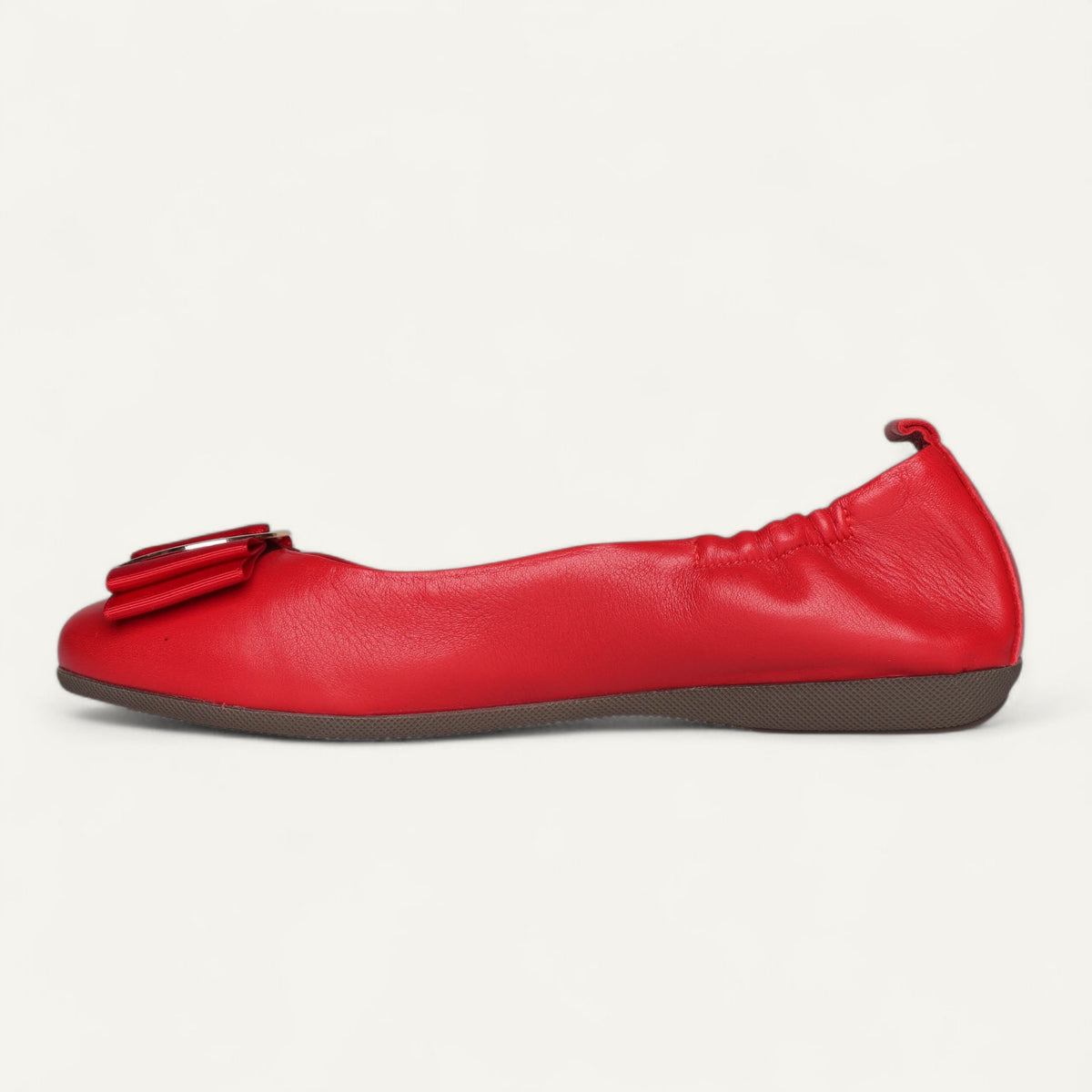 CAMBIO Ballerinas aus Nappaleder in Rot – Seitenansicht, Schuhspitze links.