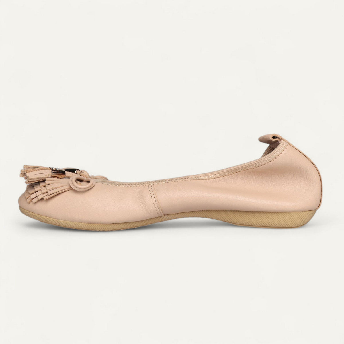 ballerines beige, cuir nappa, EU 36 et 36,5 – vue de profil, bout vers la gauche