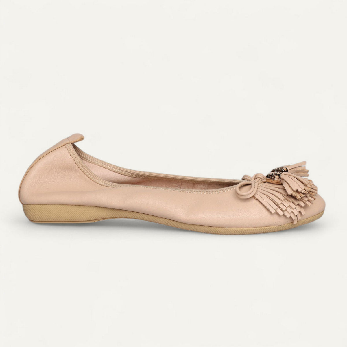 ballerines beige, cuir nappa, EU 36 et 36,5 – vue de profil, bout vers la droite