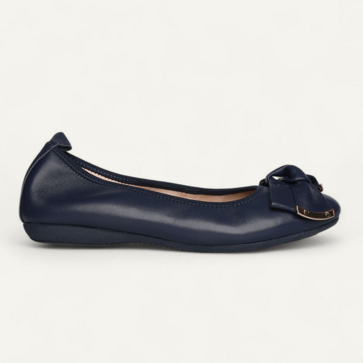 ballerines bleu marine, cuir nappa, EU 36,5 – vue de profil, bout vers la droite