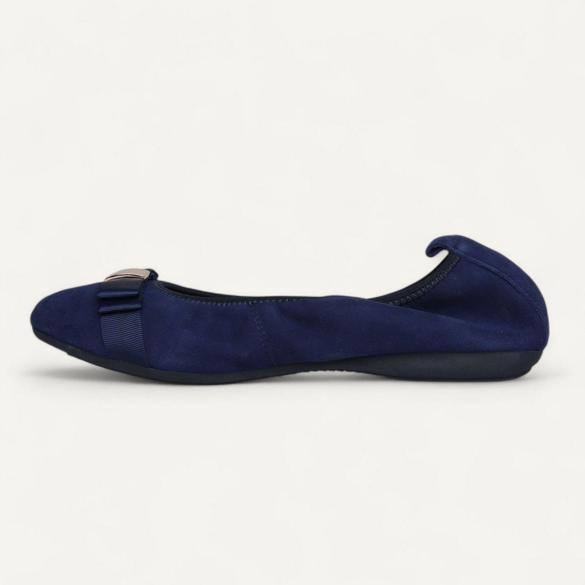 Ballerinas Dunkelblau, Veloursleder, EU 37 – Seitenansicht mit Schuhspitze links