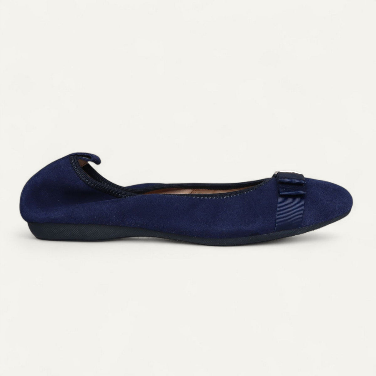 Ballerinas Dunkelblau, Veloursleder, EU 37 – Seitenansicht mit Schuhspitze rechts
