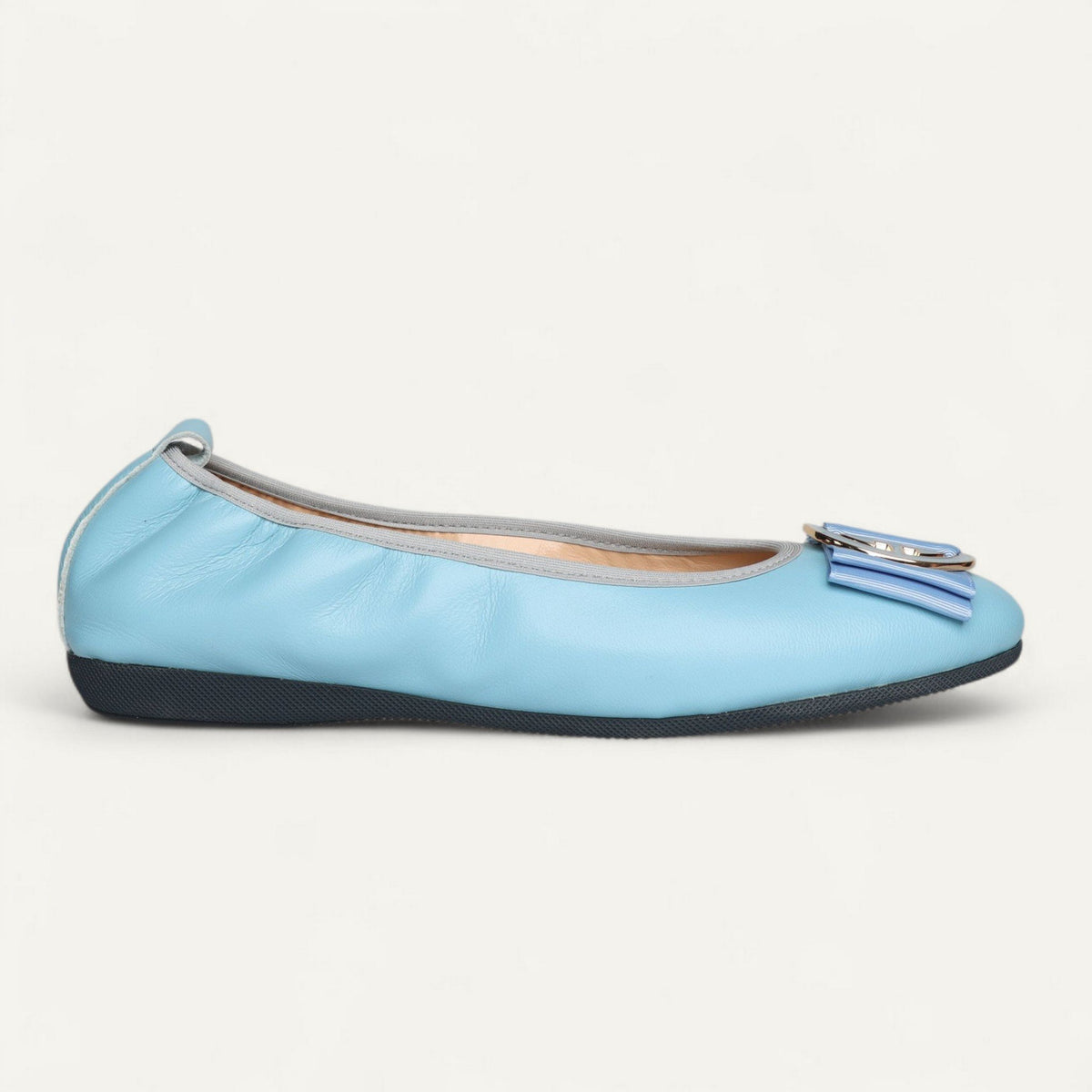ballerines bleu clair, cuir nappa, EU 39,5 – vue de profil, bout vers la droite