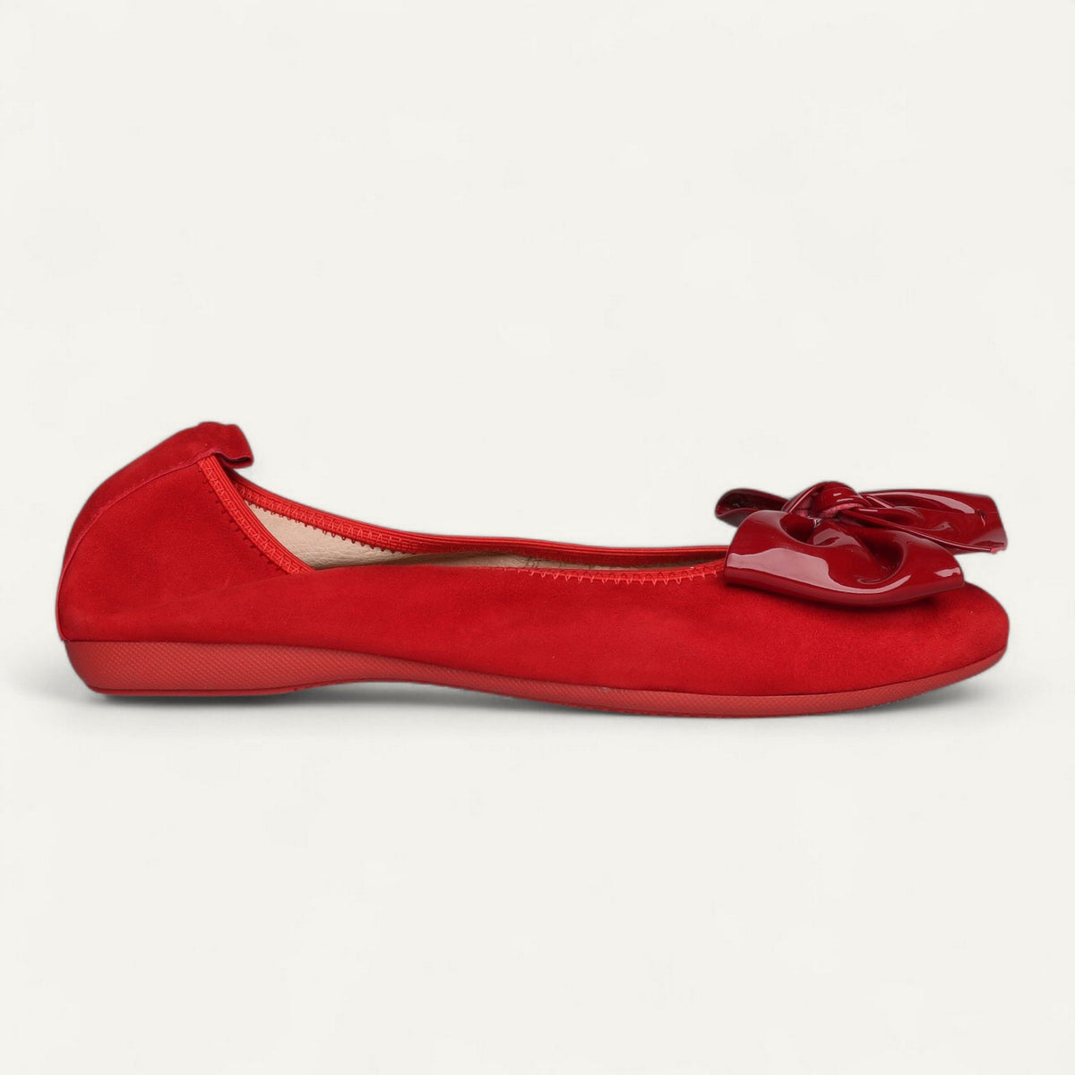 Ballerinas Rot, Veloursleder / Lackleder, EU 37 – Seitenansicht mit Schuhspitze rechts
