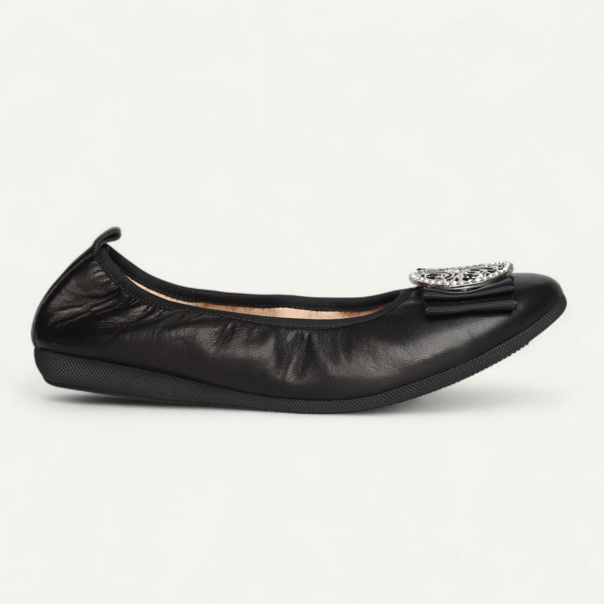 Ballerinas Schwarz, Nappaleder, EU 38 – Seitenansicht mit Schuhspitze rechts