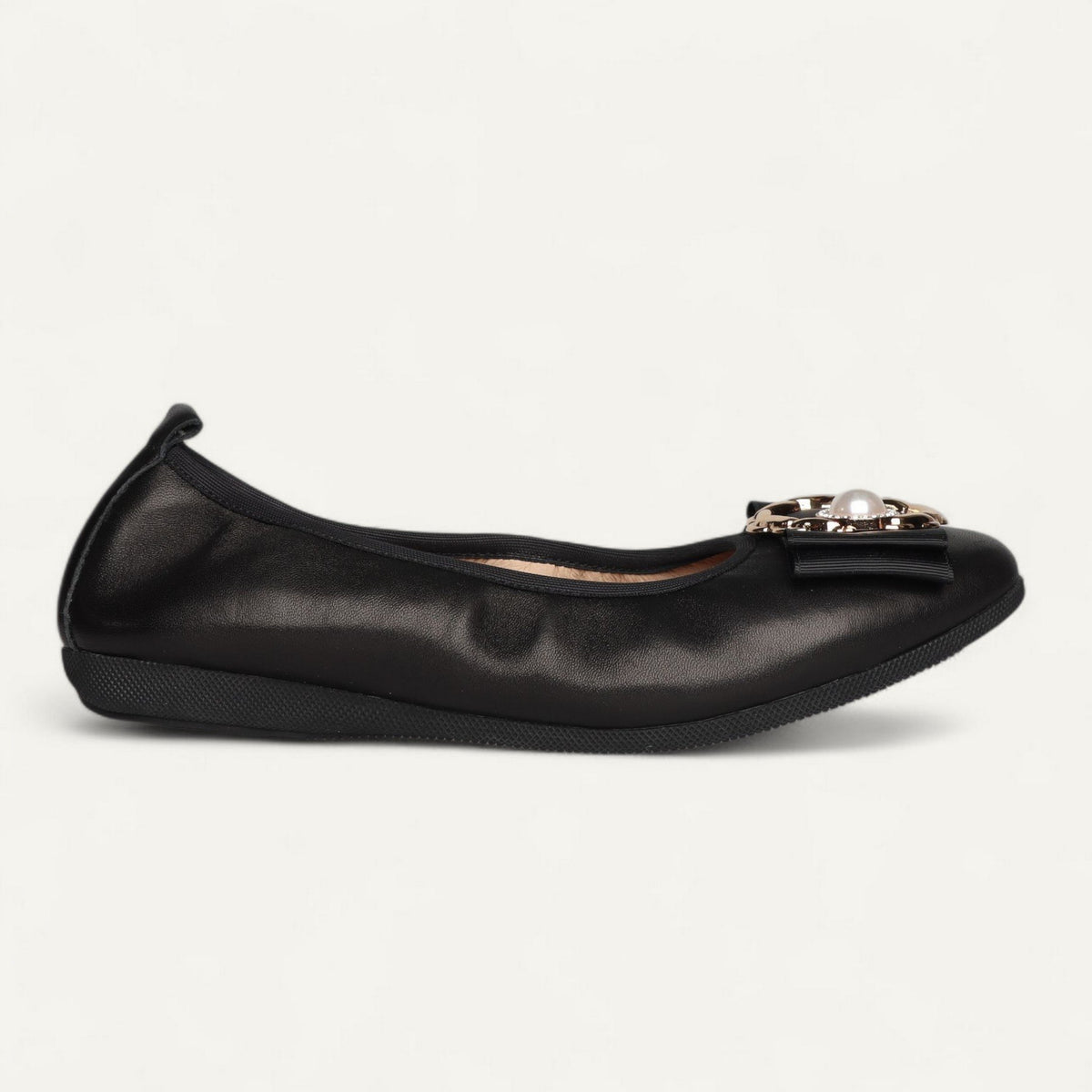 Ballerinas Schwarz, Nappaleder, EU 37 – Seitenansicht mit Schuhspitze rechts