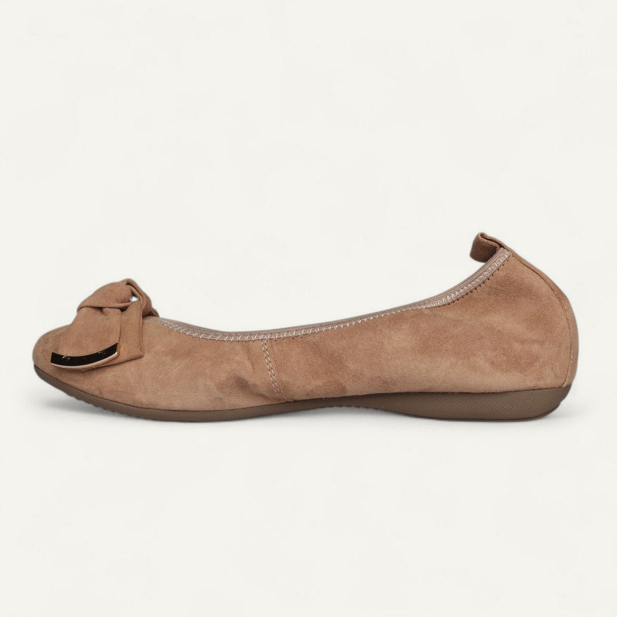 Ballerinas Taupe, Veloursleder, EU 37 – Seitenansicht mit Schuhspitze links
